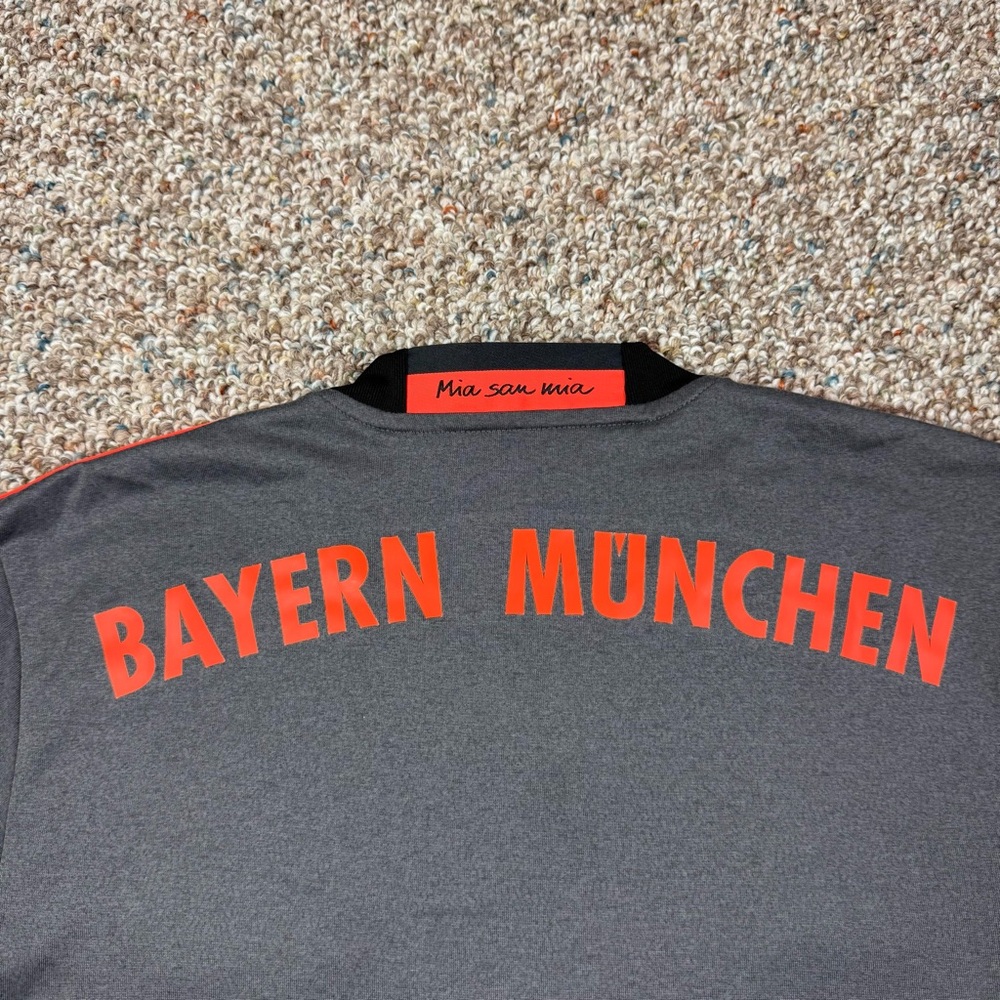 FC Bayern Munich Men’s Adidas 2016/17 Away Football Kit EUC Soccer Jersey size M - Picture 4 of 12